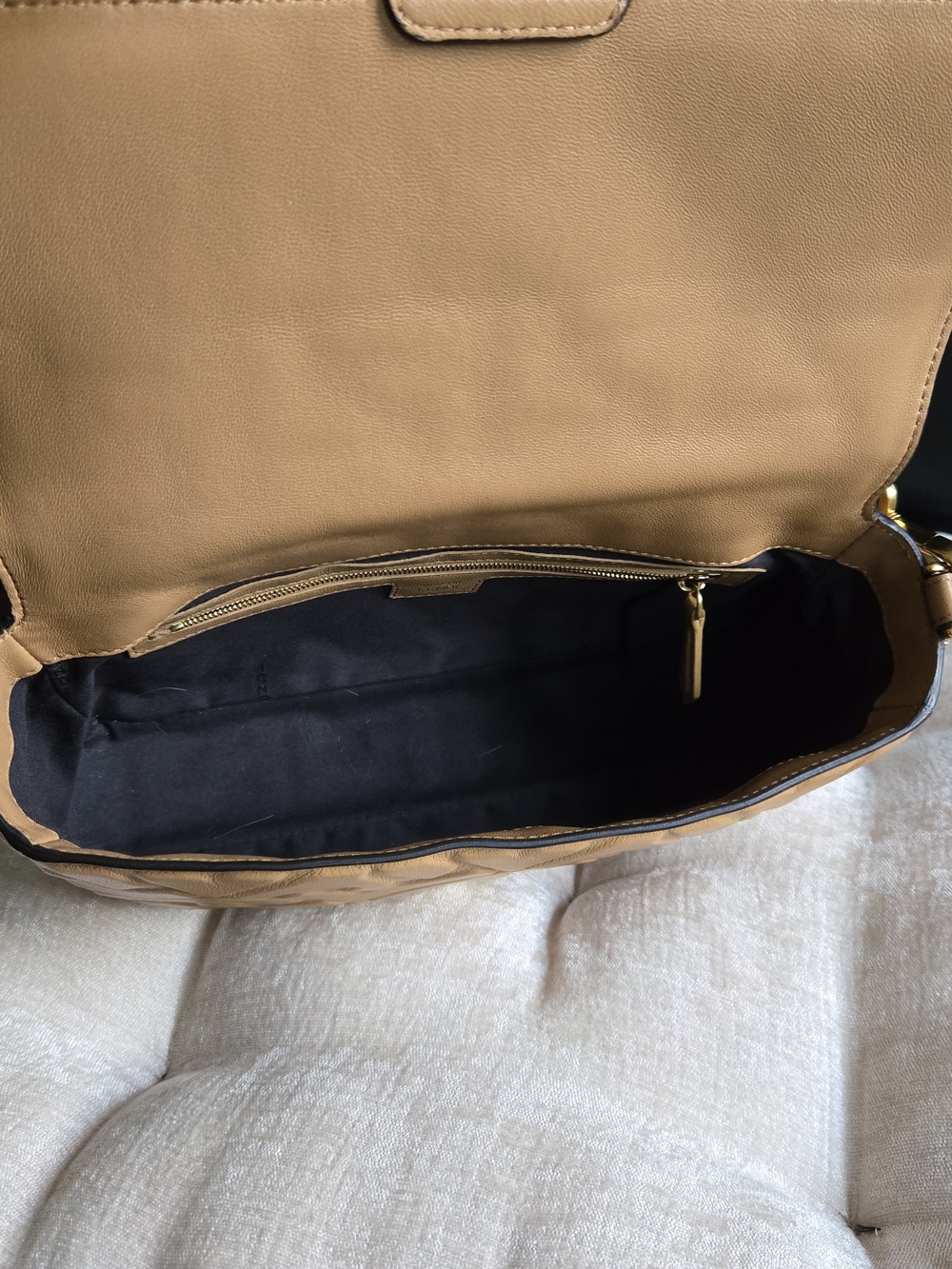 Fendi Nappa FF 1974 Embossed Baguette Zucca Miele Scuro - Picture 13 of 16